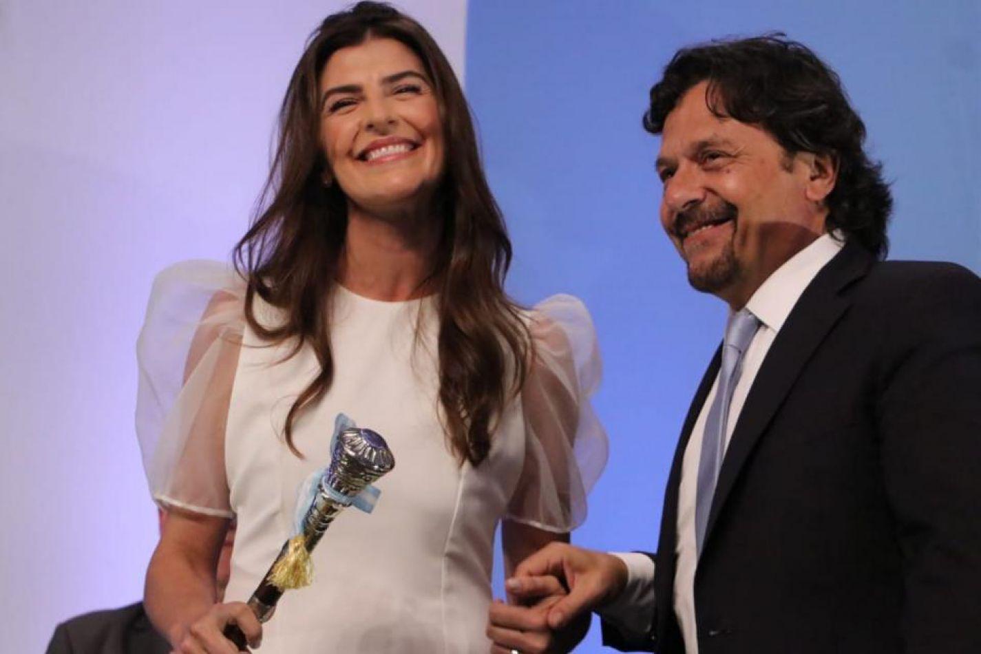 Gustavo Sáenz y Bettina Romero tienen una relación política madura